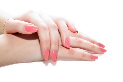 Рожеві нігті